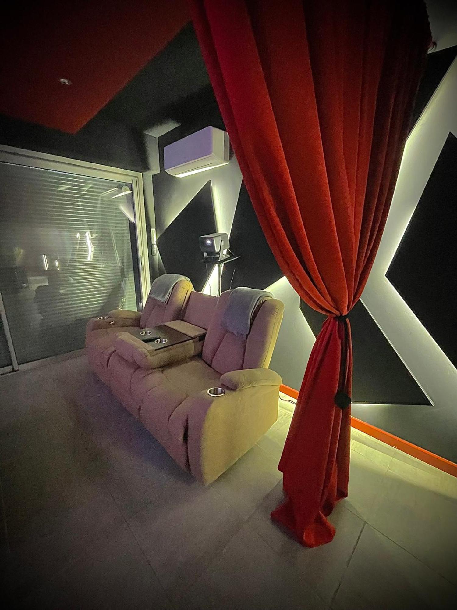 L Unique Cinema Room グルノーブル エクステリア 写真